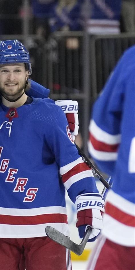 NHL Expert Picks Tonight: April 3, 2024 .